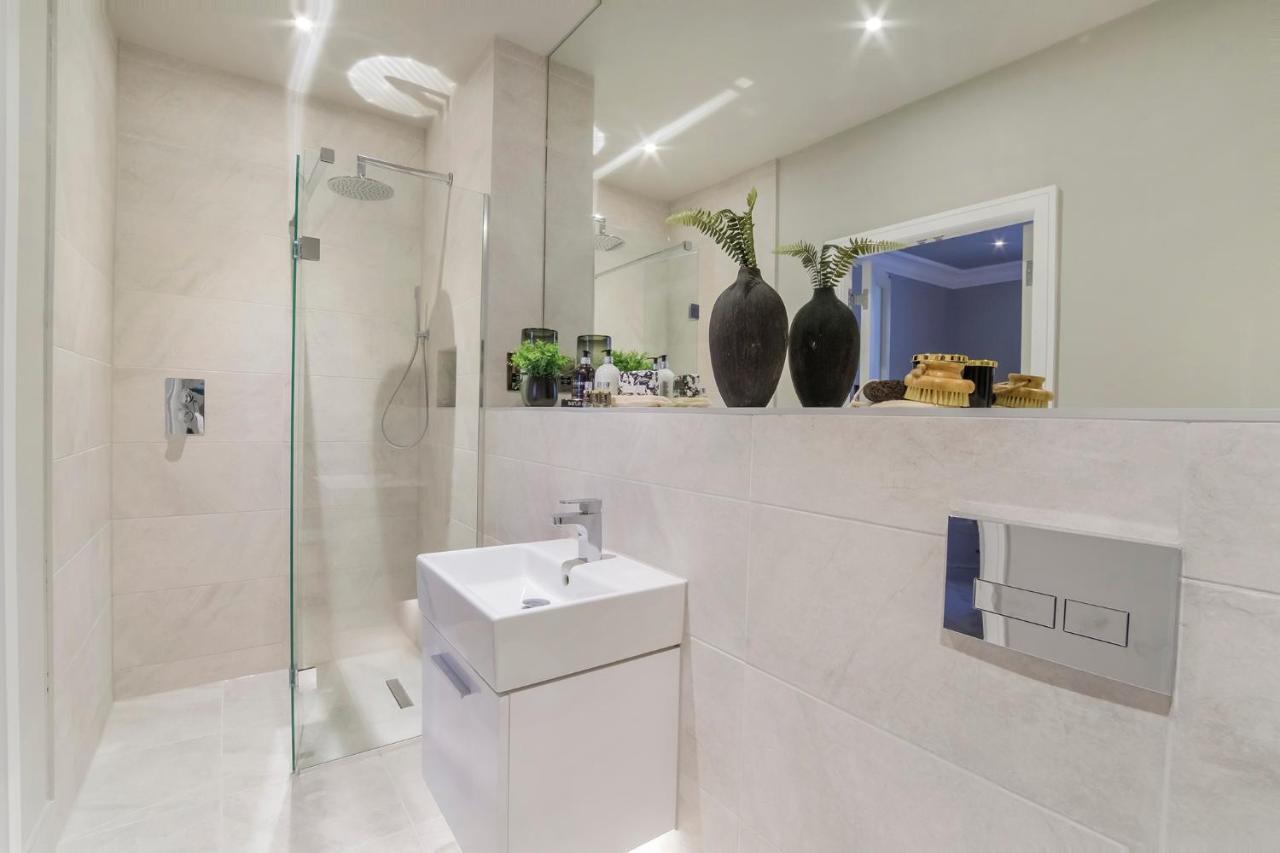 The Presidential Suite, With Free Parking! York Exterior photo